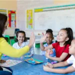 Atividade sobre o Dia da Escola para o 1º ano Fundamental