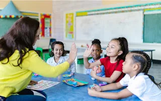 Atividade sobre o Dia da Escola para o 1º ano Fundamental